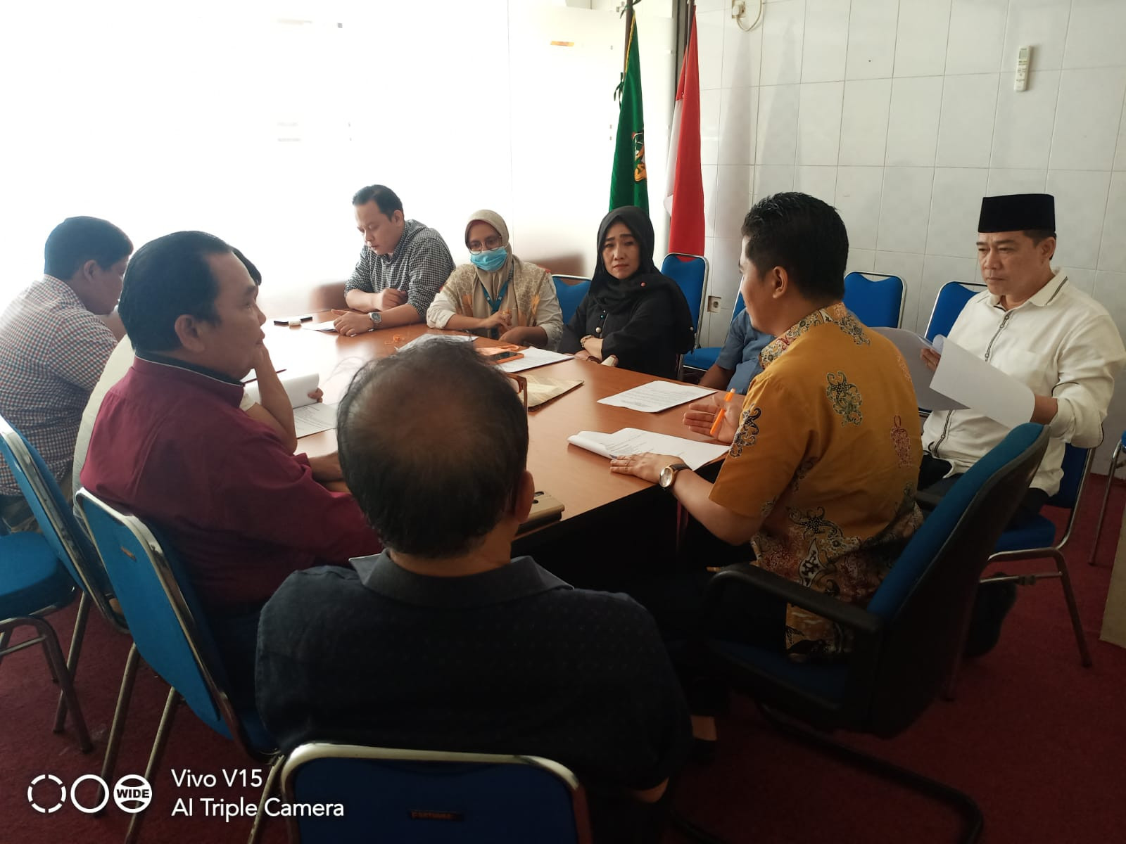 Dekan Fakultas Hukum Universitas Balikpapan Bapak Dr. Bruce Anzward, S.H.,M.H. diskusi dengan Ketua KADIN Balikpapan